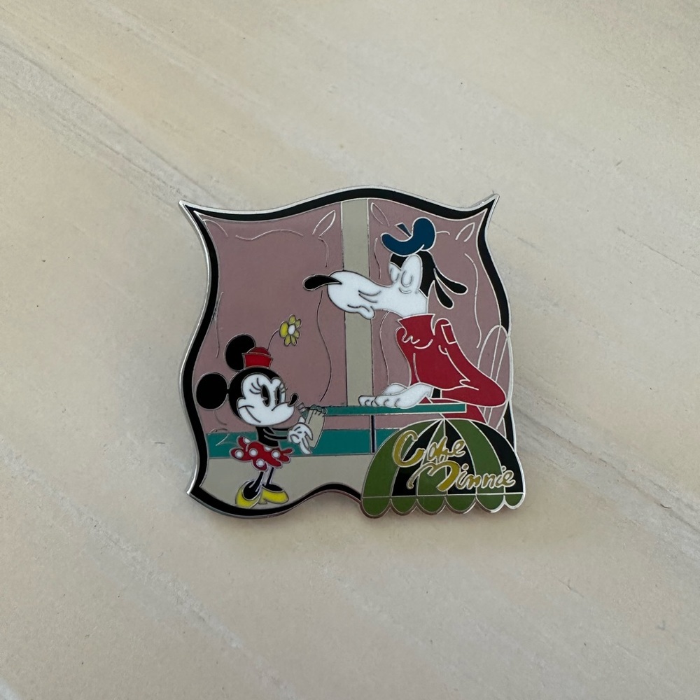 Cafe Minnie pin